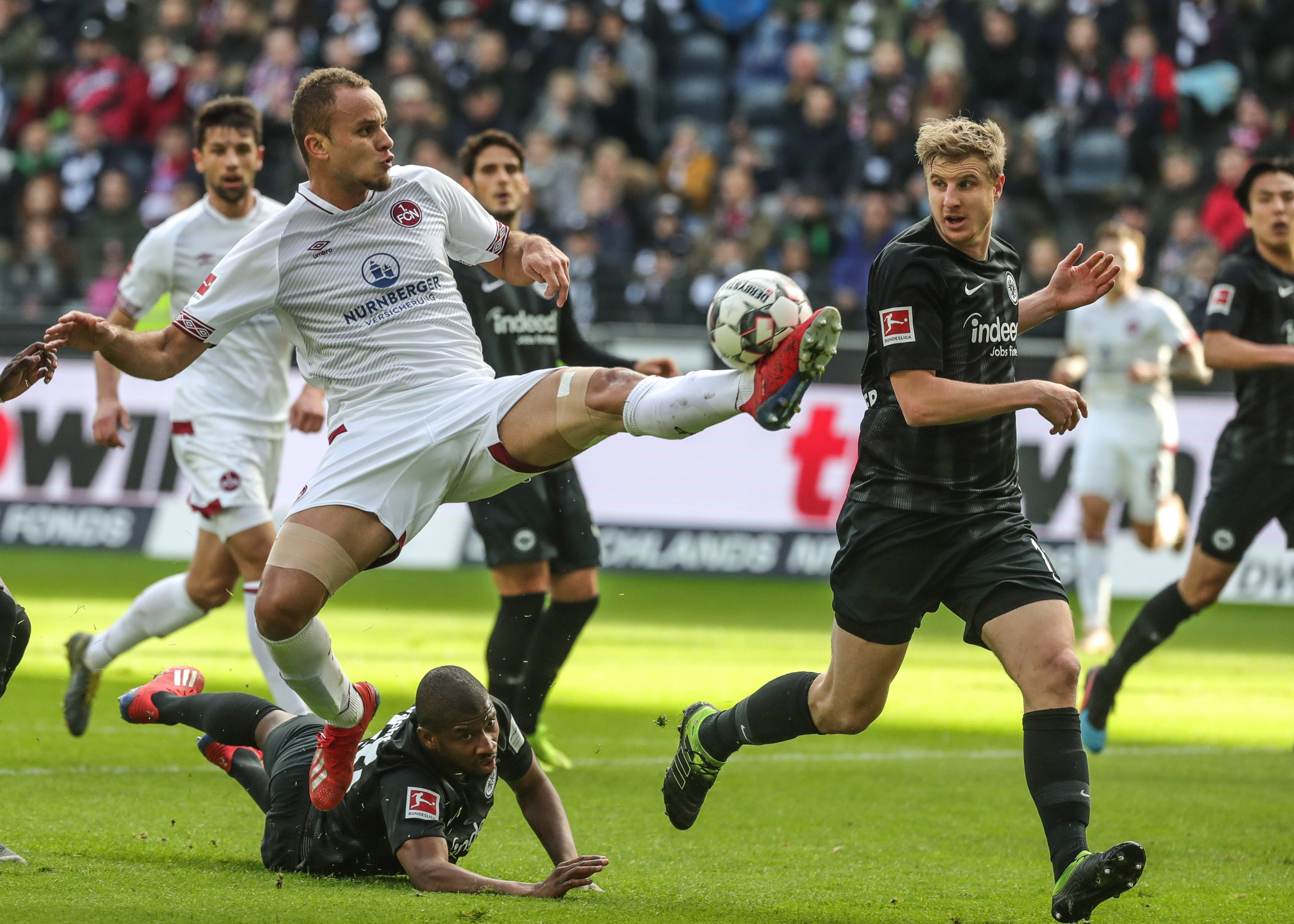 官方：葡萄牙主帅马丁内斯当选加泰罗尼亚足协年度最佳教练（加泰罗尼亚足协官宣：葡萄牙主帅马丁内斯荣膺年度最佳教练）