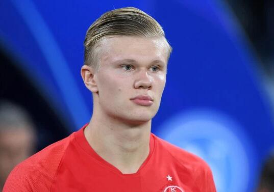 前英超名将佩特雷斯库患神秘疾病暴瘦30公斤尝试中药治疗（英超昔日名将佩特雷斯库罹不明疾病，骤瘦30公斤求助中医治疗）