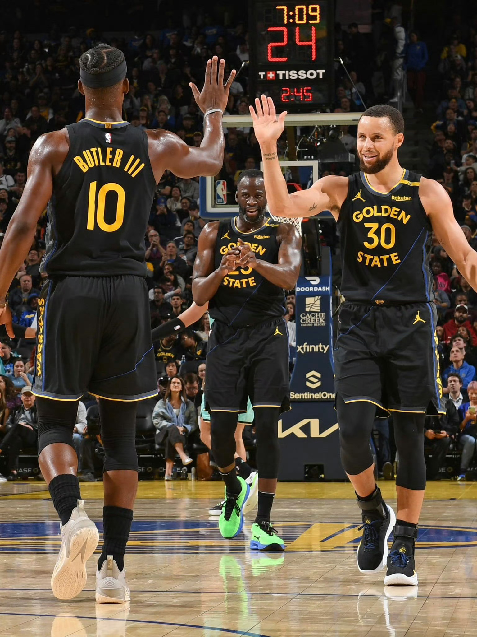 周定洋：这个赛季全队都有成长，每个起伏里大家都没放弃（周定洋：本赛季球队整体进步，起伏之中我们从未放弃）