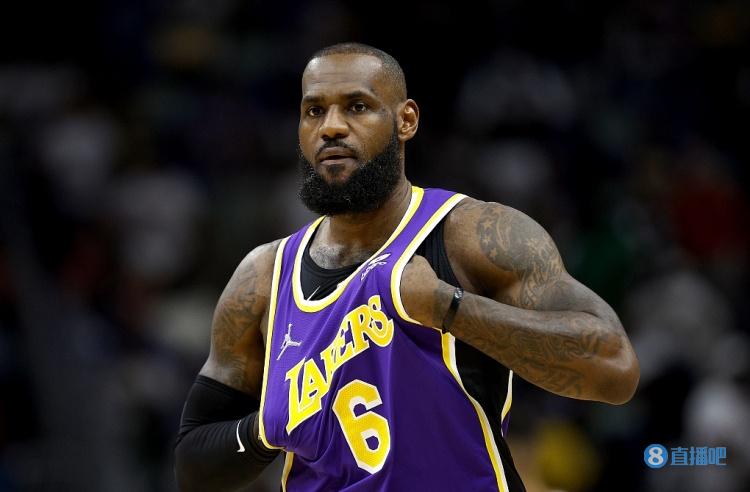 老詹40周岁343天，仍能主宰比赛，中远投连拿10分诠释何为技术（40岁343天的詹姆斯依旧掌控赛场，中远投连得10分尽显精湛技艺）