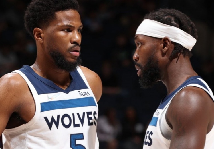 格林：詹姆斯强于乔丹，就像苹果今天的人才远强于90年代（格林：詹姆斯胜过乔丹，犹如当今苹果人才远超上世纪90年代）