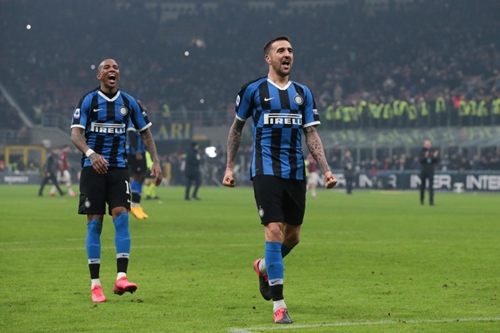 胡明轩：下半场沟通不到位 防守端不够针对 赛季漫长还需不断磨合（胡明轩：下半场沟通欠佳、防守缺乏针对性，漫长赛季仍需持续磨合）