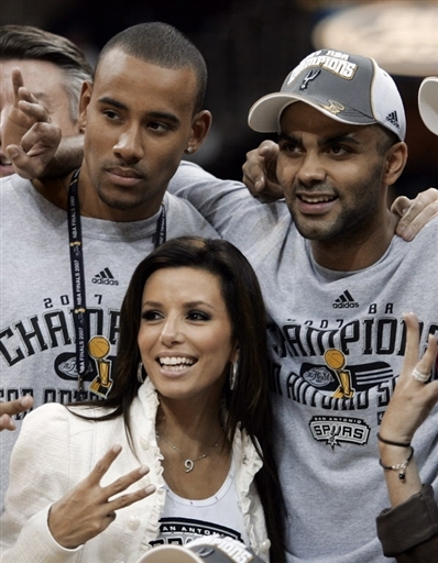 江苏足球发展重点城市对抗赛即将打响，李玮锋担任苏州队主帅（江苏重点城市足球对抗赛将启幕，李玮锋执教苏州队）