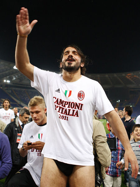 李金羽：不管明年带队征战中超什么样，都会为中国足球去努力（李金羽：无论明年执教中超境况如何，我都会为中国足球拼尽全力）