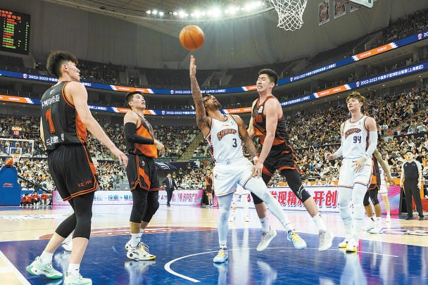 SGA：没做好该做的事就会输球，我们没能把对手调离禁区（SGA：该做的事情没做到就会输，我们没能把对手拉出油漆区）