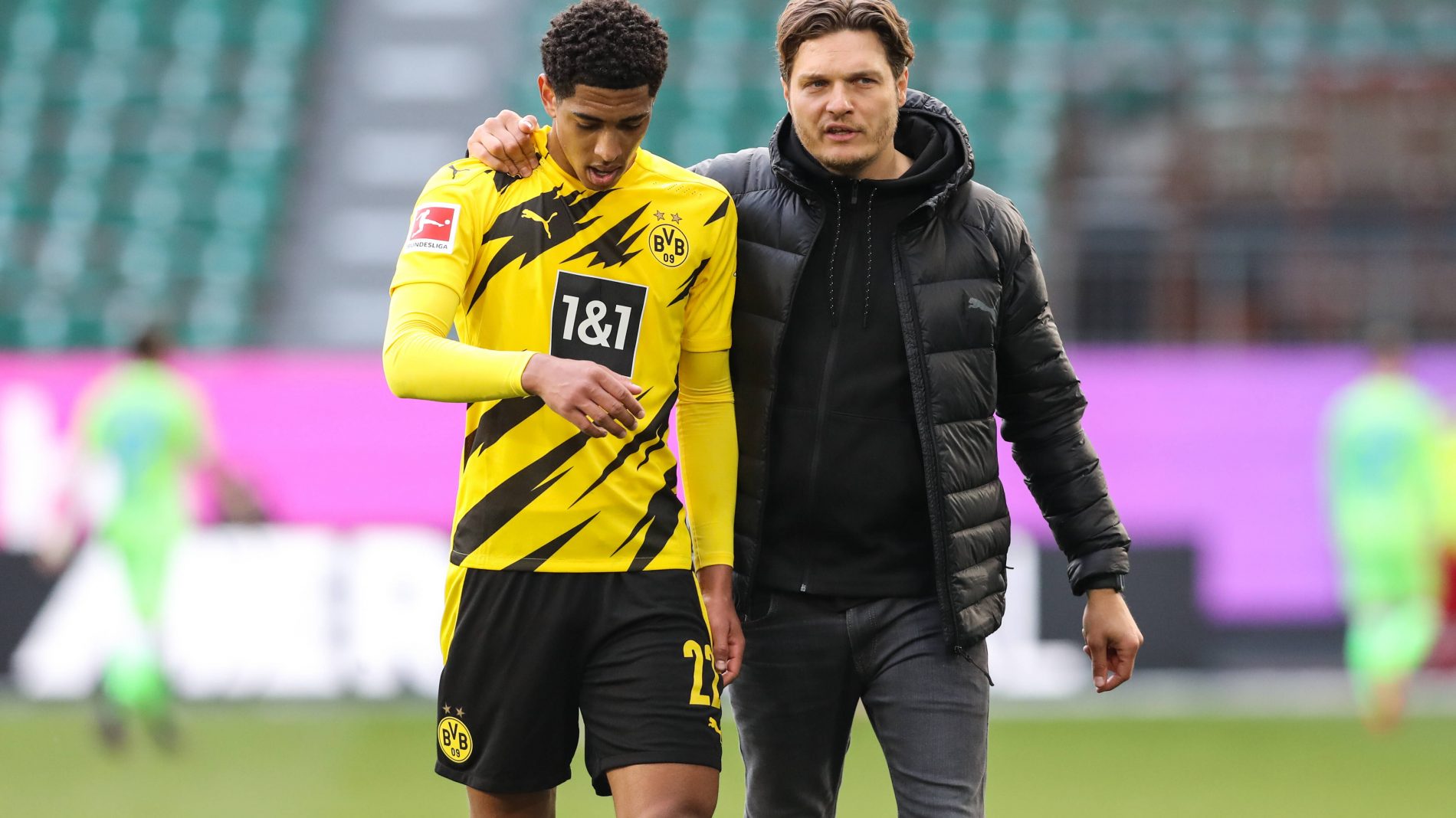 世体：巴萨不提前去斯坦福桥踩场训练，将在比赛当日飞往伦敦（世体：巴萨比赛日当天飞赴伦敦，不提前在斯坦福桥踩场）